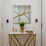 Casa Lounge Costituzione 招待所 卡利亚里