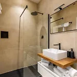 Casa Lounge Costituzione 招待所 卡利亚里