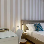 Casa Lounge Costituzione 招待所 卡利亚里