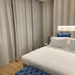 Casa Lounge Costituzione 招待所 卡利亚里