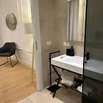 Casa Lounge Costituzione 4* 卡利亚里