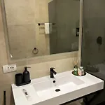 招待所 Casa Lounge Costituzione 卡利亚里