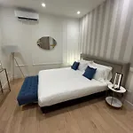 Casa Lounge Costituzione 4* 卡利亚里