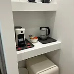 Casa Lounge Costituzione 招待所 卡利亚里