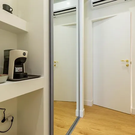 Casa Lounge Costituzione Πανσιόν