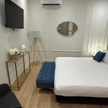 Casa Lounge Costituzione Πανσιόν 4*