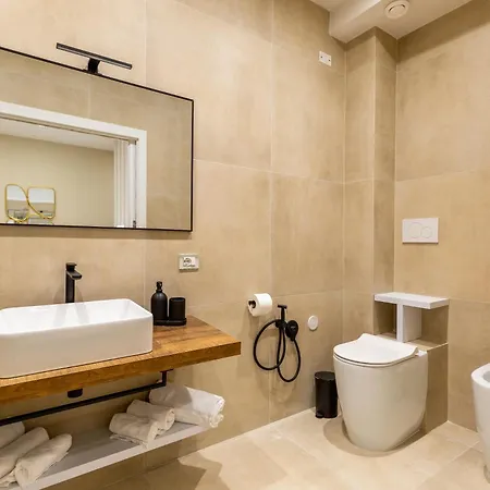 Konukevi Casa Lounge Costituzione 4*