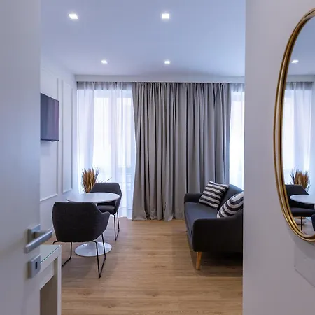 Casa Lounge Costituzione 4*