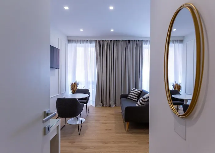 Casa Lounge Costituzione 4*