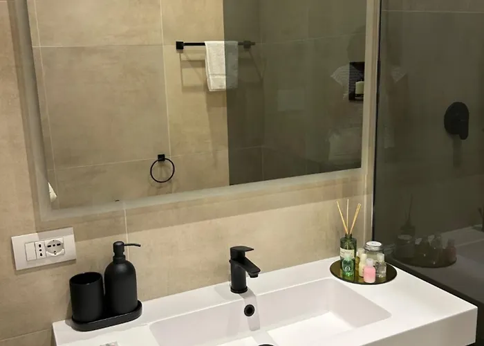 بيت ضيافة Casa Lounge Costituzione كالياري